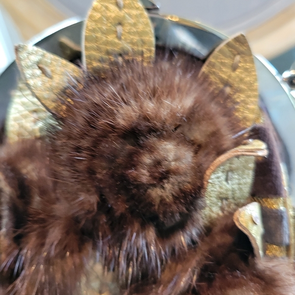 Vintage FENDI collectable mini purse with mink roses - Picture 8 of 15